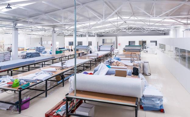 Grupo Carreño abastece a hospitales y residencias de toda España con ropa de cama y uniformidad sanitaria