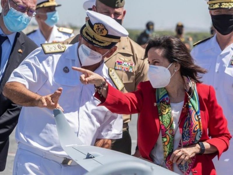 La ministra de Defensa, Margarita Robles, refuerza las relaciones militares con Estados Unidos debido a la crisis afgana