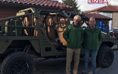 El Presidente y el Director Técnico de AESMIDE visitan EINSA para conocer las capacidades del nuevo vehículo ligero Neton sobre el terreno