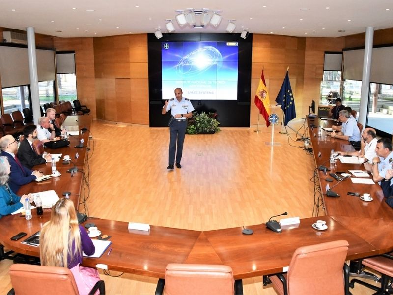 Una delegación ‘Espacio’ de los Estados Unidos visita la Base Aérea de Torrejón
