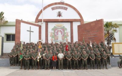 Robles visita junto al JEME y el jefe del Mando de Canarias el Regimiento de Infantería Soria 9, el más antiguo del mundo