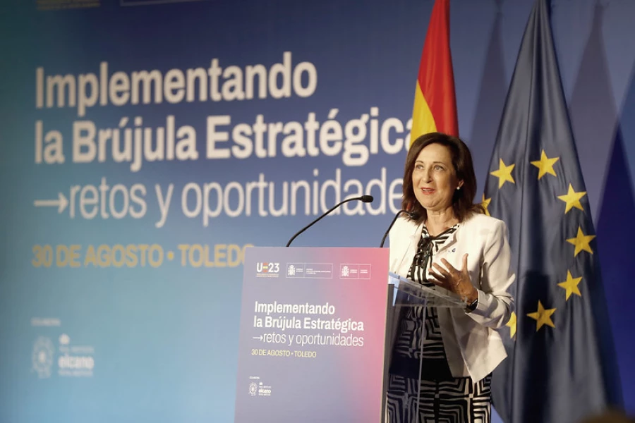 Robles: “España está firmemente comprometida con la industria de defensa”