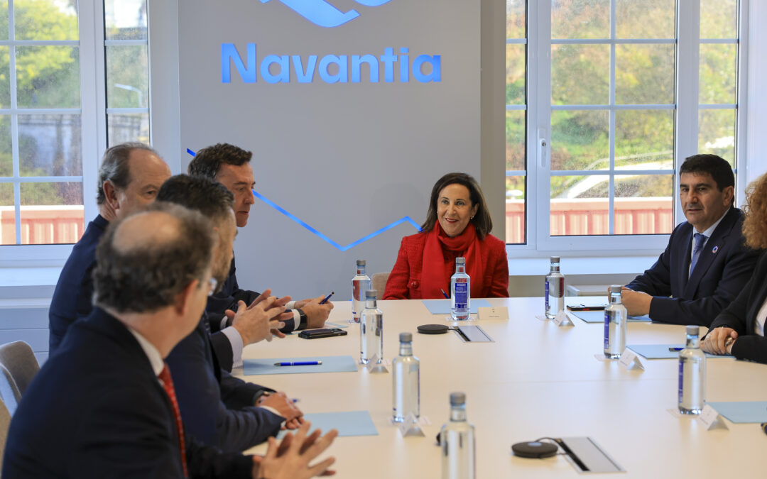 Navantia inicia la construcción de la segunda fragata F-110 y Margarita Robles constata el progreso del proyecto.