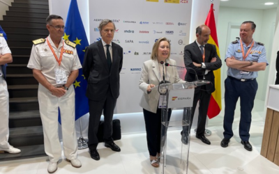 El presidente de AESMIDE y su equipo visitan el Día de España en EUROSATORY