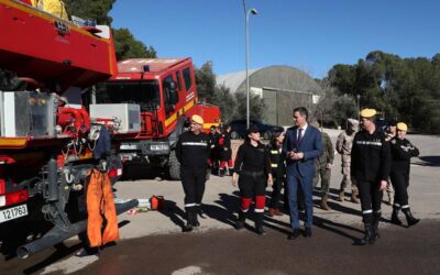 El presidente visita en Valencia a las unidades del Ejército que colaboran en la ayuda y reconstrucción de municipios afectados por la DANA