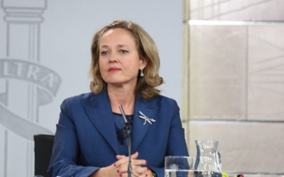 Sánchez y otros 18 gobiernos presionan a Calviño para que el banco de inversiones aumente la financiación militar
