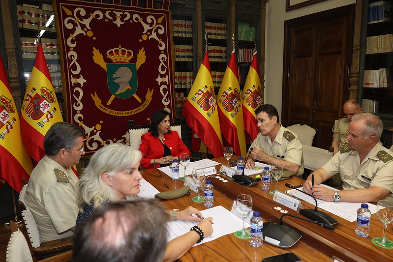 Margarita Robles destaca la labor decisiva del MALE en la transformación logística y tecnológica del Ejército de Tierra