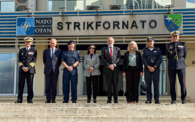 Robles ensalza la profesionalidad de nuestras Fuerzas Armadas y el potencial de la industria de Defensa española